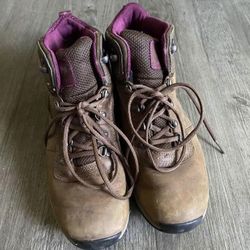 Women’s Hiking Boots 