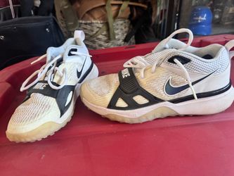 Size 7 Men’s baseball turf shoes