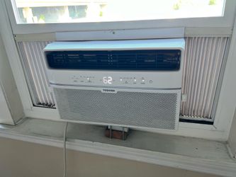 Toshiba 6000 BTU/h Window Air Conditioner