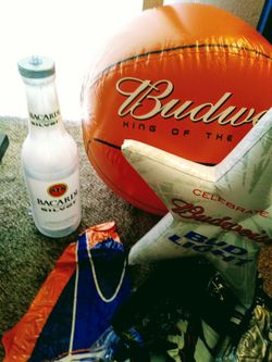 LOTS OF BEER INFLATABLE ITEMS