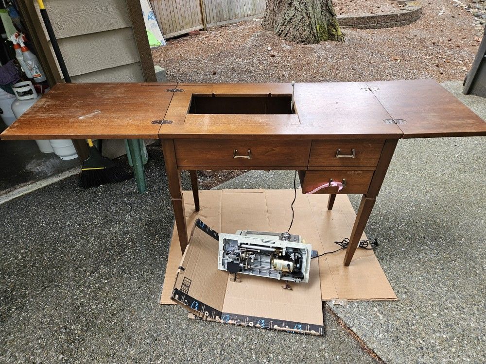 Kenmore Sewing Machine 158.14100