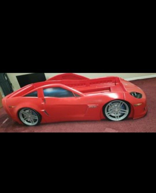 Step2 Corvette Convertible Toddler to Twin Race Car Bed w Lights, Red -Â