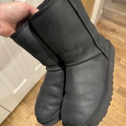 Like New Ugg Boots Women’s Size 7