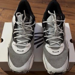 Mens Steph Curry’s size 11.5 