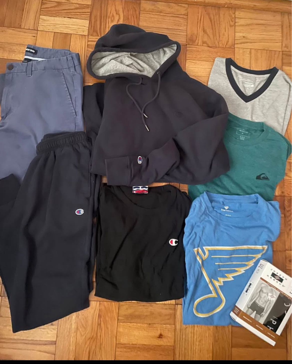 lot of 8 mens Champion shirt, sweatpant, pant, boxers size medium