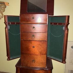 Jewelry Stand Dresser