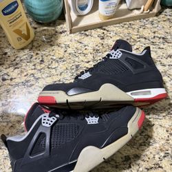 Air Jordan 4 Retro 