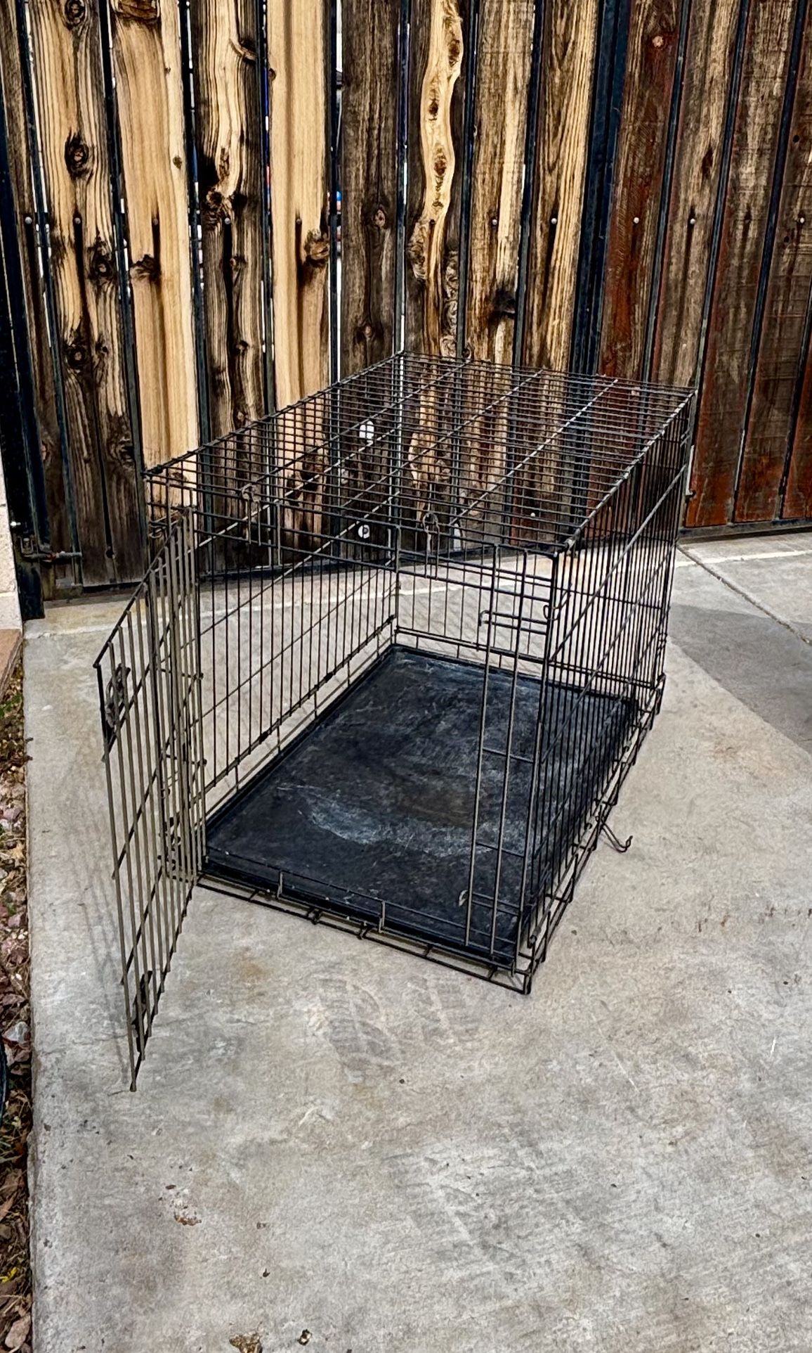 Dog Kennel With Removable Tray