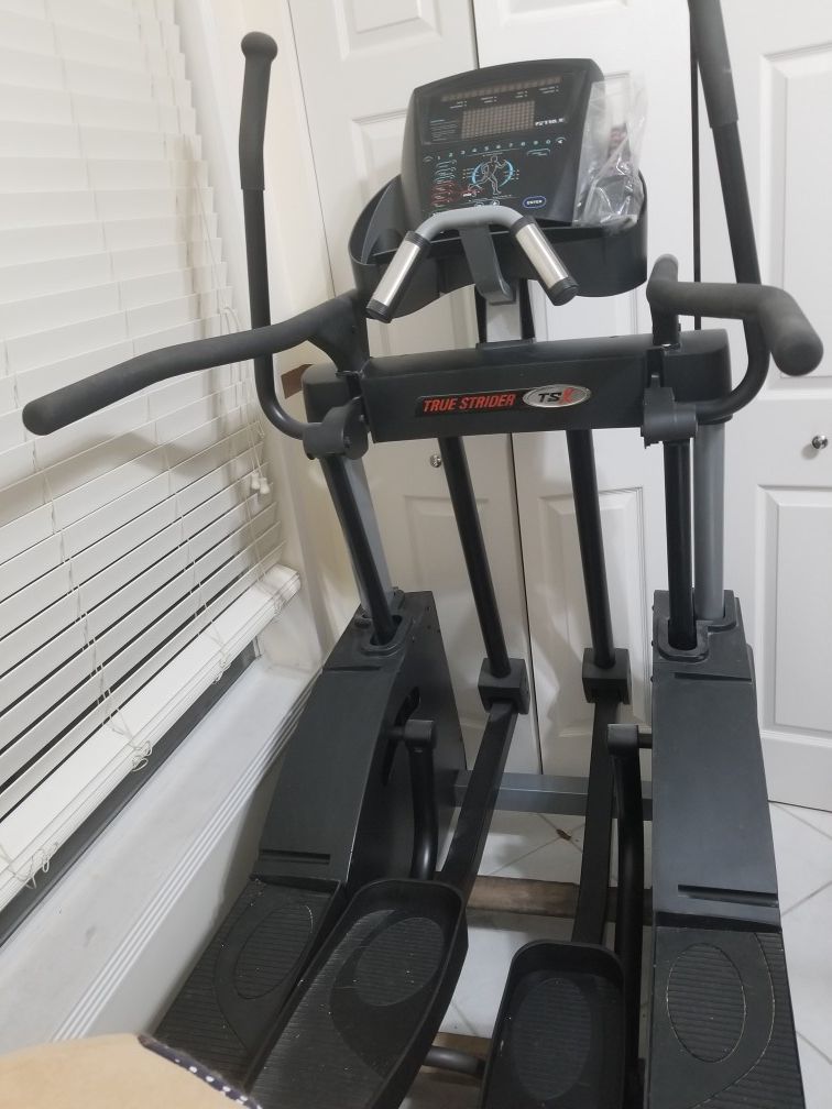 TRUE Fitness TSX Elliptical for Sale in Pembroke Pines, FL