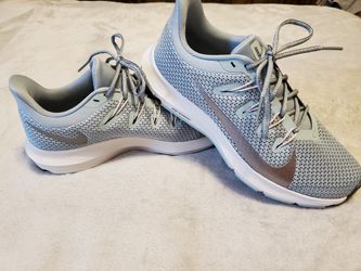 Nike Running Shoes Women's Size 7