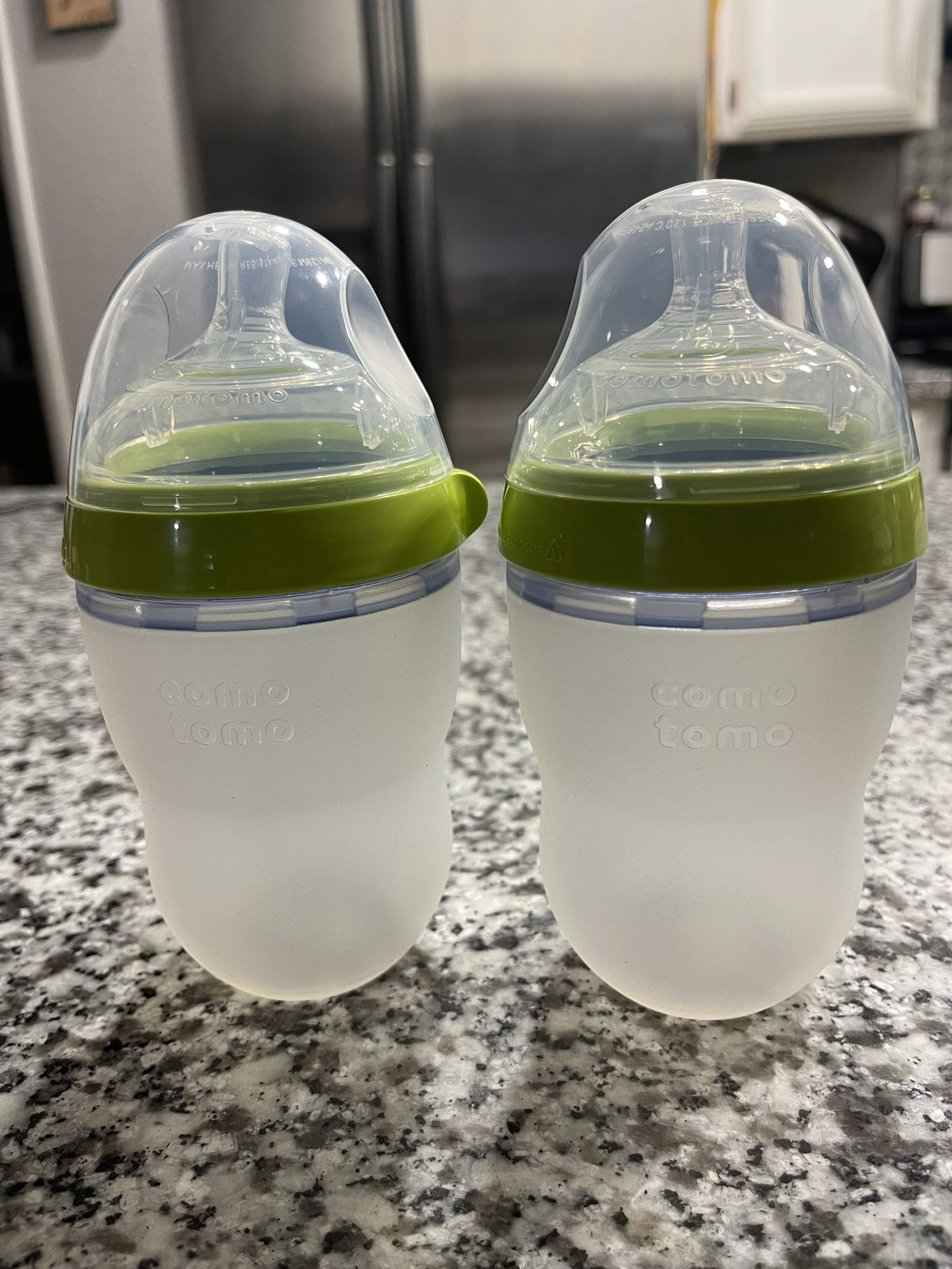 BRAND NEW COMO TOMO BOTTLE