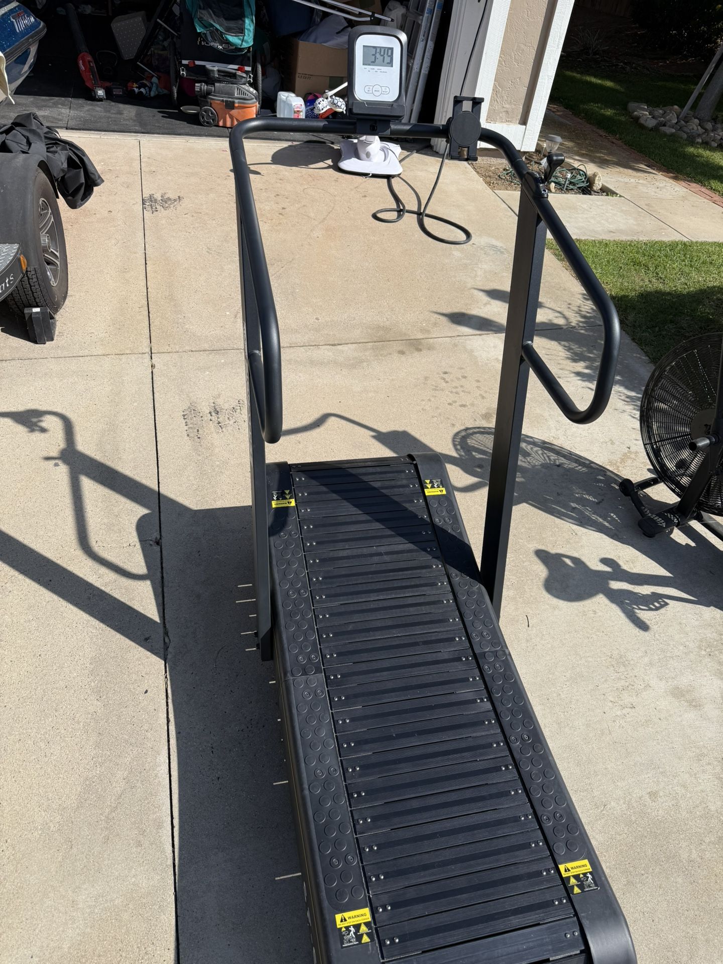 Curved Treadmill (Signature Fitness SF-S2)