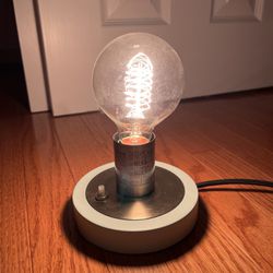 Vintage Lightbulb Lamp