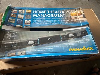 Panamax MR4300 9-Outlet Surge Protection Power Management