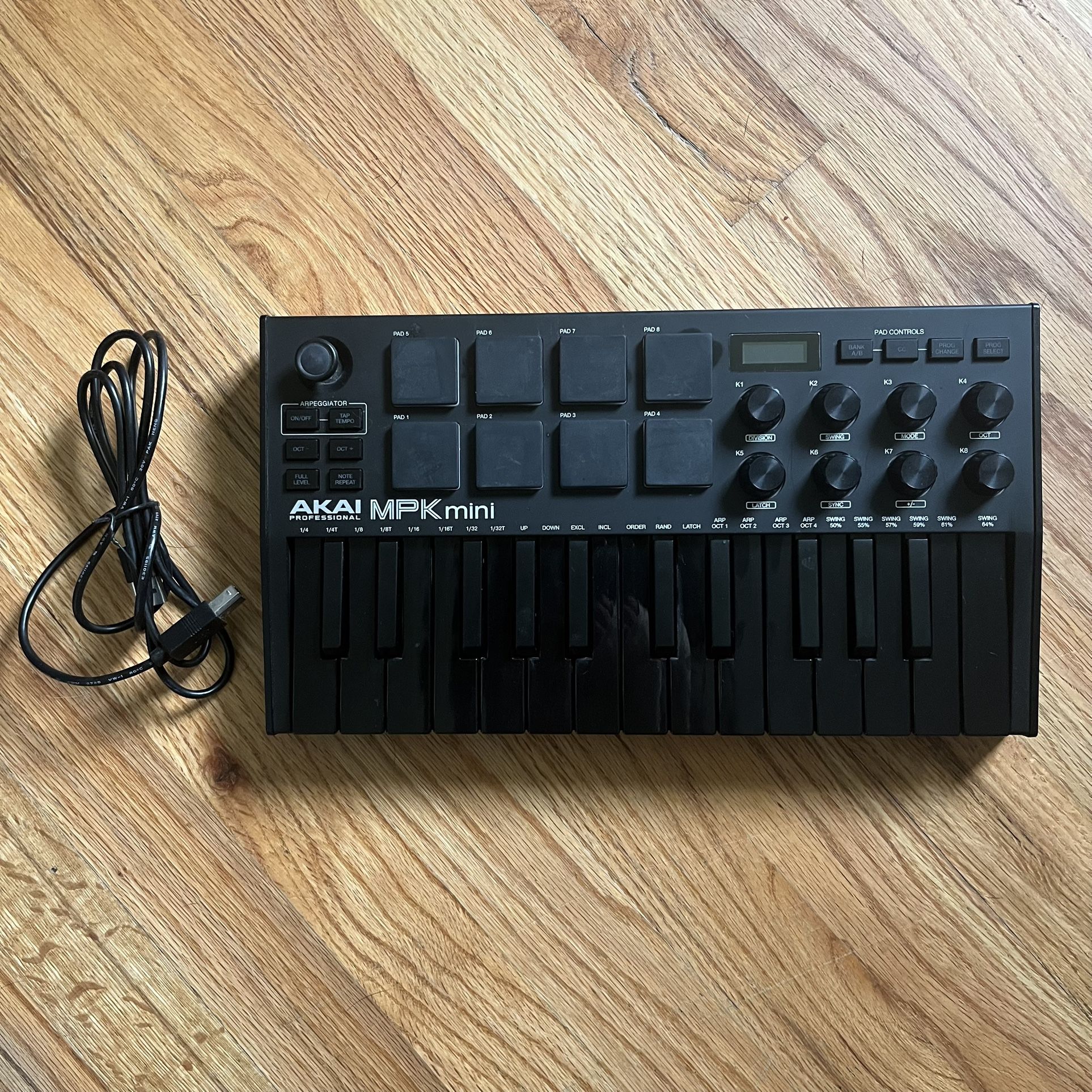 AKAI Professional MPK mini MK3 Midi Keyboard + Cord