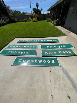 Retro Button Street Light Signs