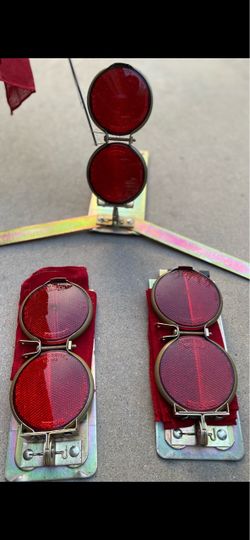 VARI//FLARE REFLECTOR ROAD| HIGHWAY EMERGENCY ROADSIDE SIGNAL STAT / SET OF