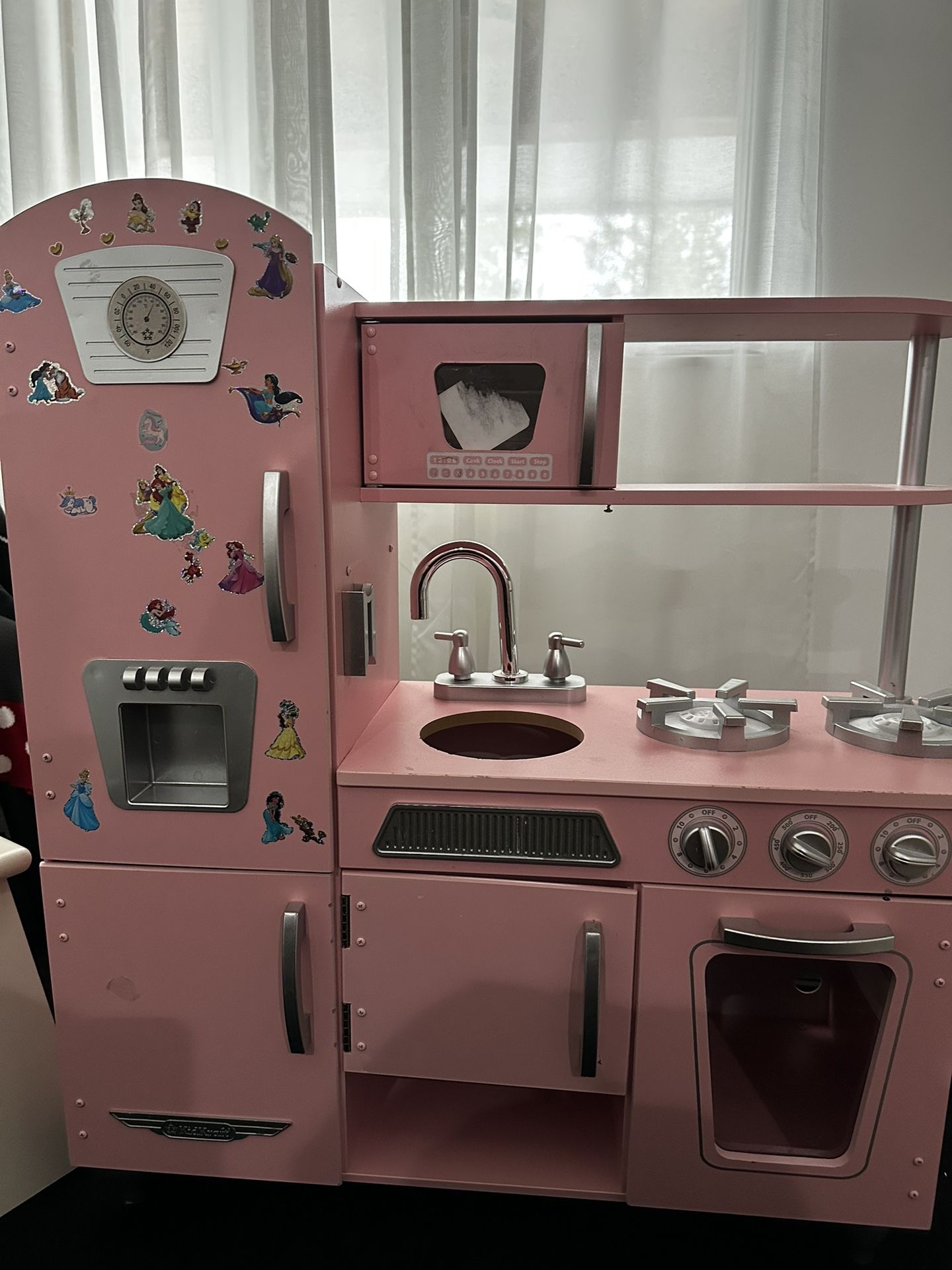 Children’s Play Kitchen