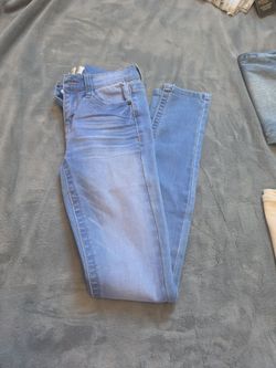 Sz 1 Light Wash Skinny Jeans