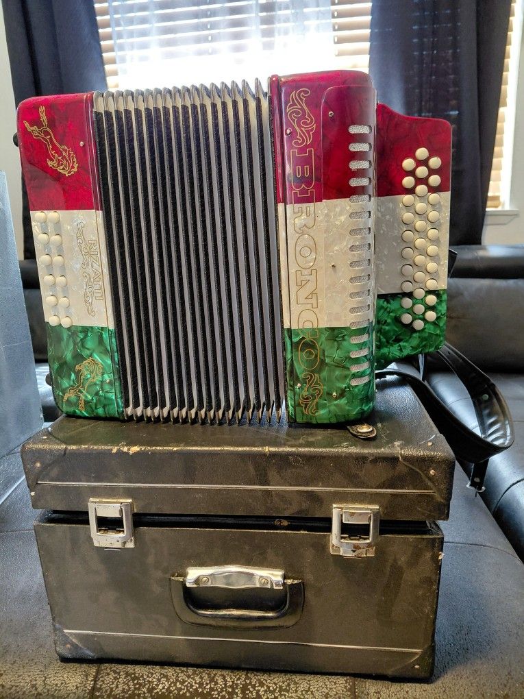 Bronco Rizzati Acordeon
