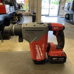 Milwaukee M18 Rotary Hammer w/5.0 Battery FIRM!!