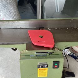 JOINTER  CENTRAL MACHINERY 7”