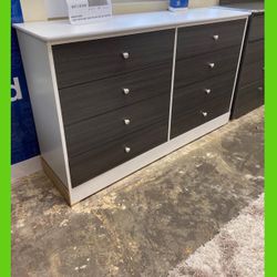 8 drawers dresser/ Eight drawers dresser