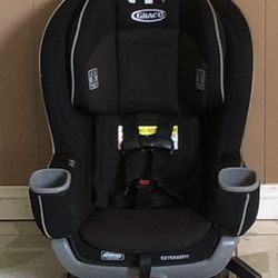 PRACTICALLY NEW GRACO EXTENDED 2FIT CONVERTIBLE CAR SEAT 