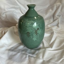 Celadon plum blossom vase