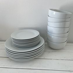 22-Piece Modern White Ceramic Dinnerware Set – Plates & Bowls