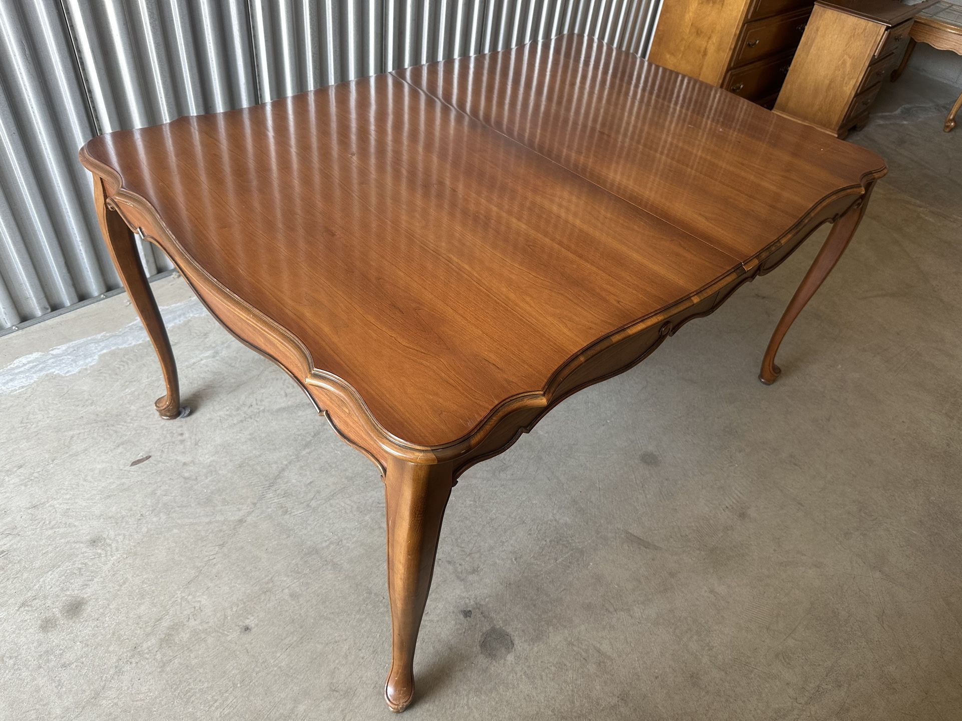 Dining Table With 2 Leaves
