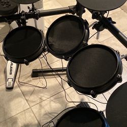 Alesis Electronic Drum Set With Simmons DA2108 Drum Amplifier 