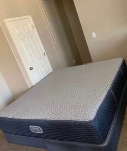 KING BEAUTYREST MATTRESS AND FREE BOX SPRINGS