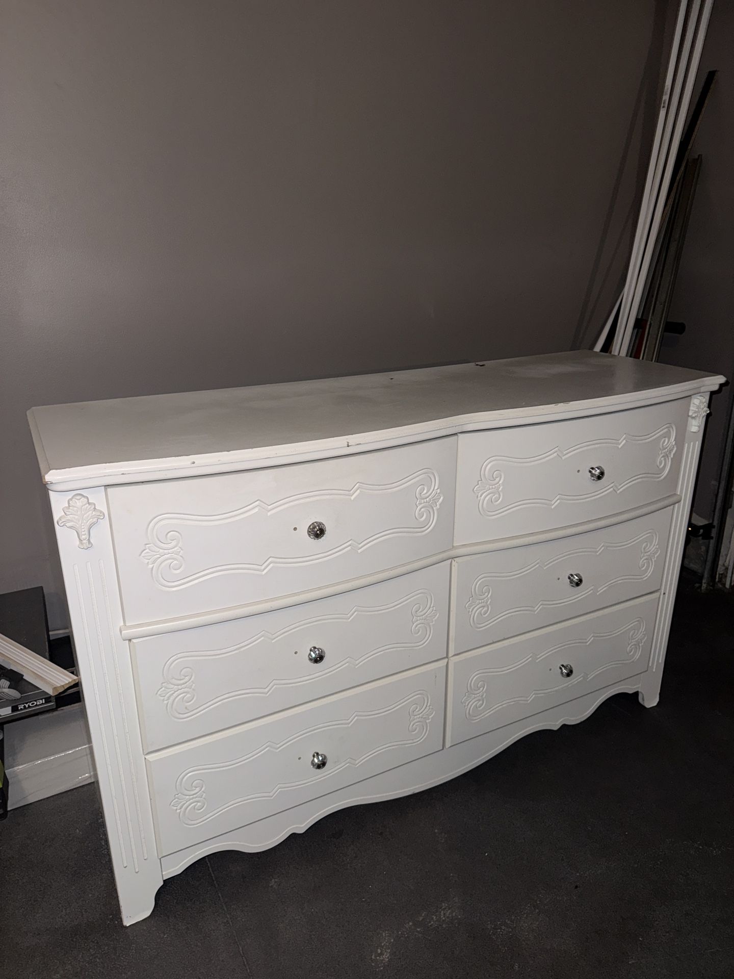 Dresser