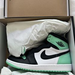 Jordan 1 Green Glow ( Size 12)