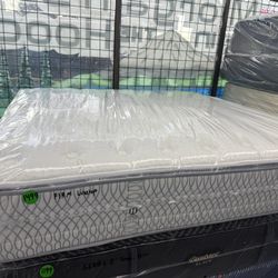 KING SIZE AIRELOOM (FIRM) PILLOW TOP MATTRESS & BOX SPRINGS BED SET