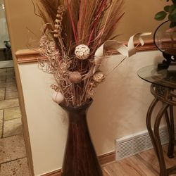 Glass Vase With Decoration Flowers 