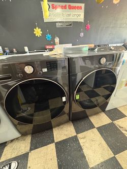 LG Frontload Washer and Electric Dryer Set  👻