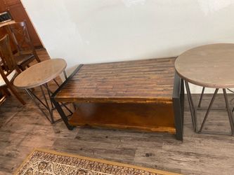 1 coffee table with 2 stands