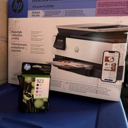 🖨️ Brand New HP OfficeJet Pro 8135e Printer + Full Ink Set – $150 (Retail $287) 🖨️