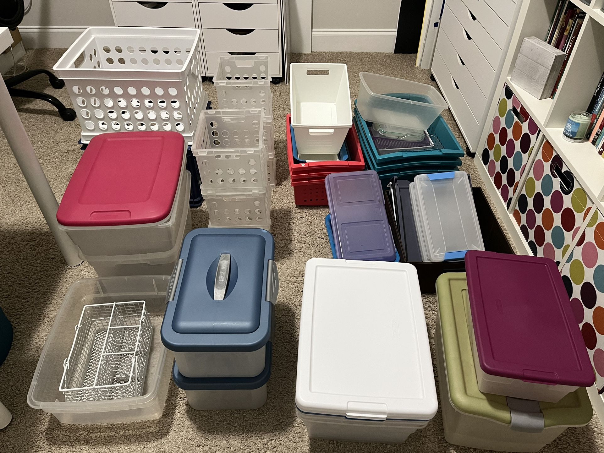 Huge Lot of Small/Medium Storage Containers