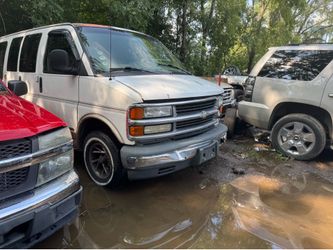 For Parts 2002 Chevrolet Express 1500 Parting Out