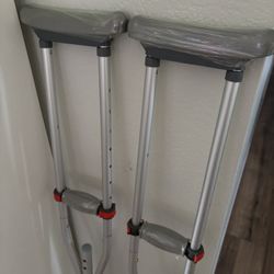 New Foldable Aluminum Underarm Crutches Adjustable for 4’6” to 6’6” person