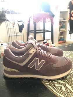 New Balance Men’s Size 10! Very Comfortable shoe with suede throughout and 3M reflective spots on the shoe for night time jogging:)