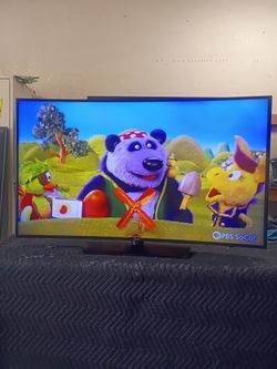 55 inch Samsung curved tv 4k smart beautiful tv comes with remote control shows great quality clear picture works perfect guaranteed