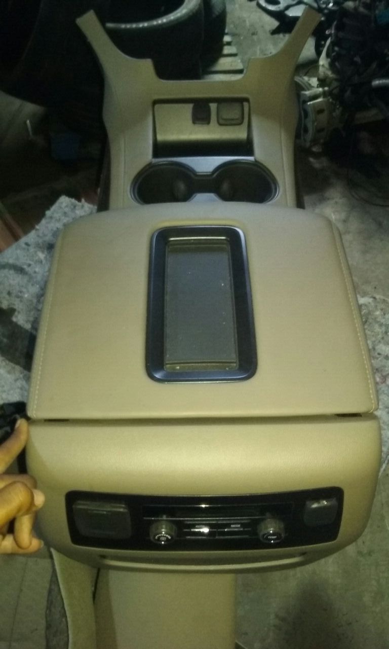 Center console Yukon xl