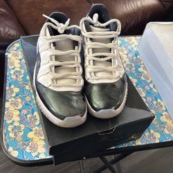 Air Jordan 11 Emerald Lows 