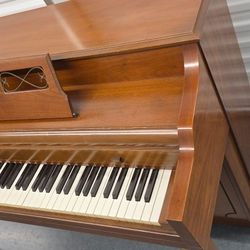 Upright Piano 2