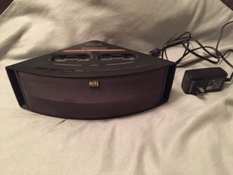 iPhone/iPod speaker charging dock.