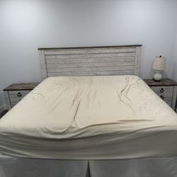King Bed Headboard And 2 Nightstands 
